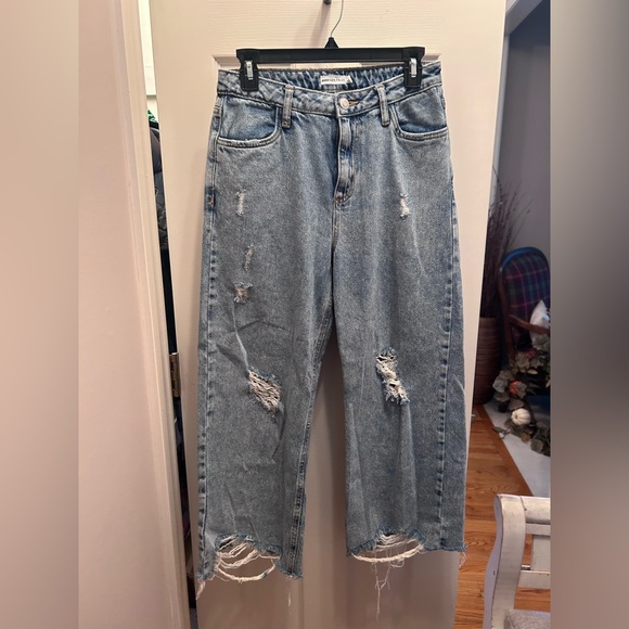 Avec Les Filles Pants - Avec Les Filles High-Rise Distressed Wide Leg Jeans w/Frayed Hems. Size 28